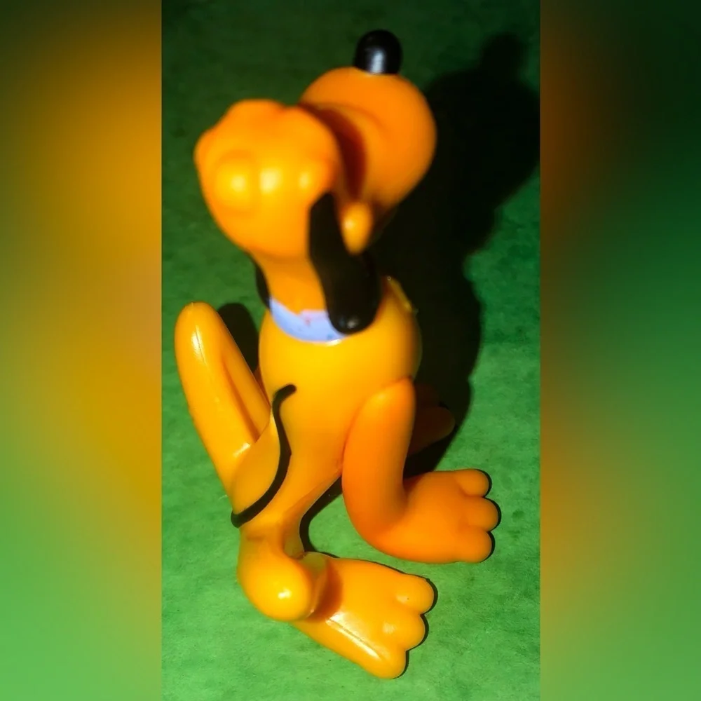 Disney Pluto The Dog Sitting PVC Mini figurine